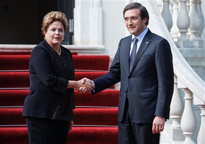 Dilma e Passos reafirmam Acordo Ortográfico para 2015 - Politica - DN